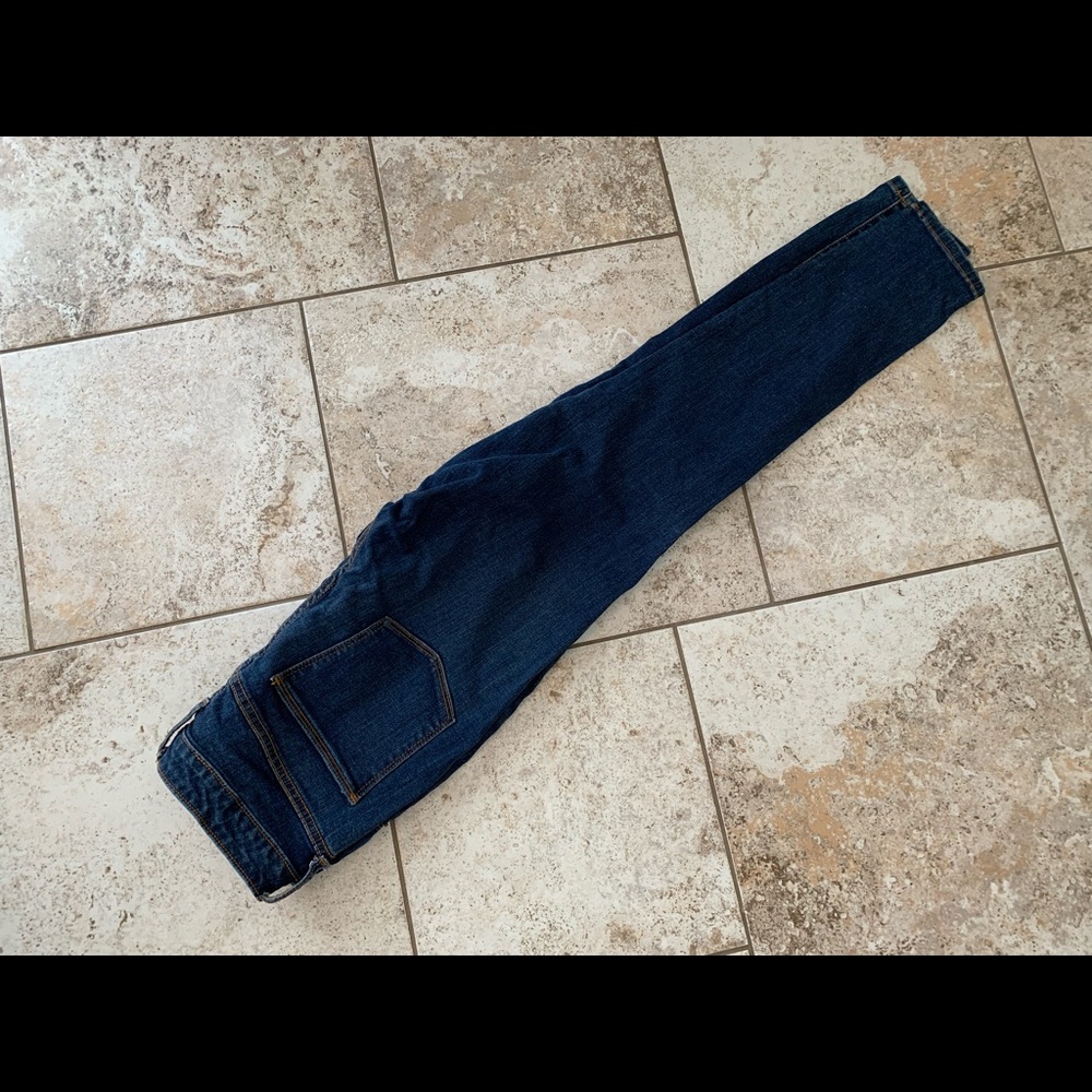Universal Threads Jeans